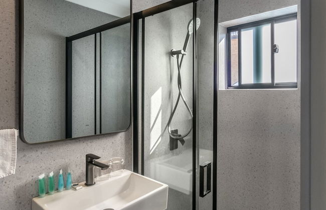 Spring Hill Inn - Photo 28