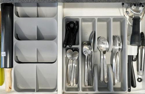 Group Stay Near DC 2BR w Yard on Arlington Blvd - Photo 7