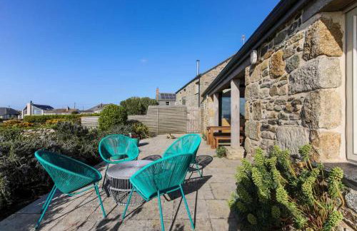 Stunning Old Carthouse with seaview - Photo 34