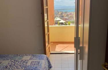 Casa Leonardo, a panoramic view of Cagliari with free car parking - Foto 1