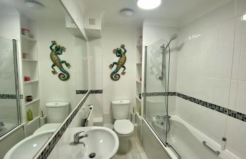 Bedford Contractor Base Sleeps 3 Secure Van Parking Fast WiFi - Foto 44