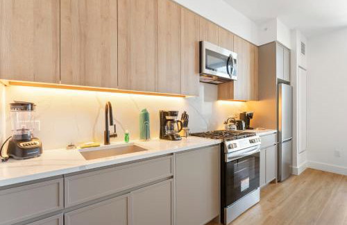 Elegant Studio Haven, Upscale Comfort - Photo 10