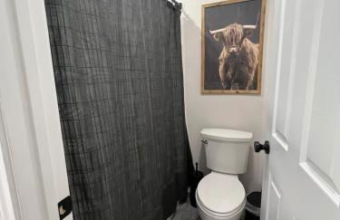 Newly Renovated Villa with King Bed and Amenities, 1 mile to Mohegan Sun - Foto 13