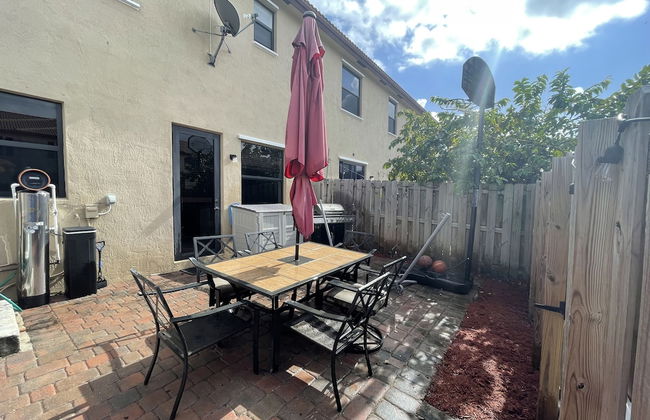 Rare Find! House of Happiness by MIA Zoo & FL Keys - Foto 13