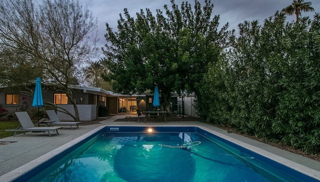 Mid-century Modern W/backyard Oasis, Putting Green - Foto 2, Imagen principal