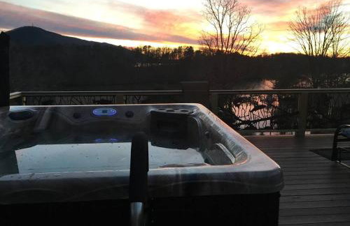 Lake Escape to an Elegant 4 Br Home - Foto 1