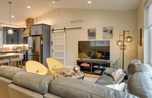 Anchorage Apartment with a View about 3 Mi to Airport - Photo 7