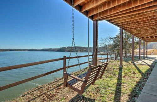 House with Deck Overlooking Lake of the Ozarks! - Foto 24