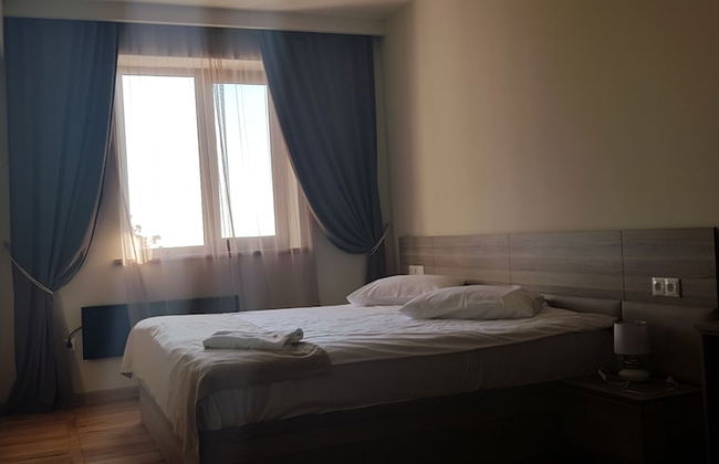 Cross Apartments and Tours - Photo 19