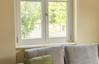 Gemütliches Haus inmitten schöner Natur mit Garten & Parkplatz - Foto 8