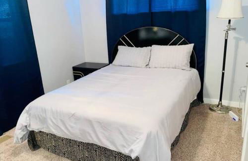 CHERRY STREET LUXURY- SHOPPING-DINING-BY DOWNTOWN AND HOSPITALs - Foto 33