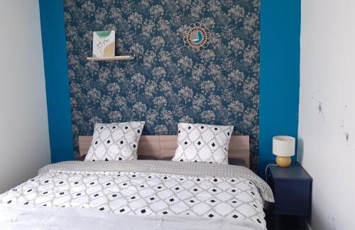 L'artistique, 4 lits, 2 chambres, stationnement gratuit, spacieux, atypique - Photo 8