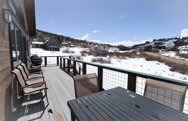 Lookout Lodge An Extraordinary Escape for 10! - Photo 1