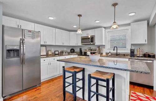 Cheerful 3bd Cape feet from beach, river access - Foto 16