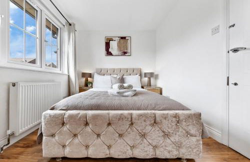 4 Bedroom House by Homestyles Hosts - Short Lets and Serviced Accommodation Islington - Private En-Suite - Foto 75