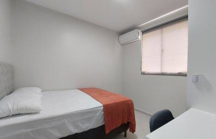 Apê confortável no Cond. Jardim dos Coqueiros - Foto 1