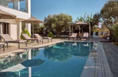 Solis Ortus Villa, a Sublime Sanctuary with Pool, By ThinkVilla - Foto 13