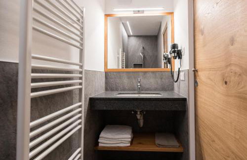 MESNERHOF CHALET - Ruhe, Rückzug & Südtiroler Charme mit kostenlosem Parken in der Tiefgarage - Photo 58