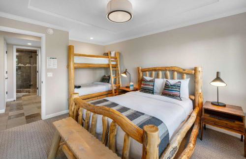 Luxury Tahoe Vacation Rental with HotTub & Lake Views - Foto 23