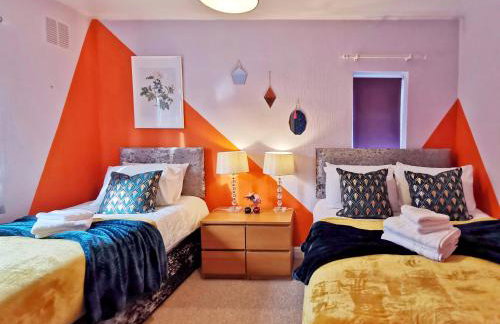 Highstone 4 Bedrooms Home 7 Beds With Parking and Garden - Foto 8