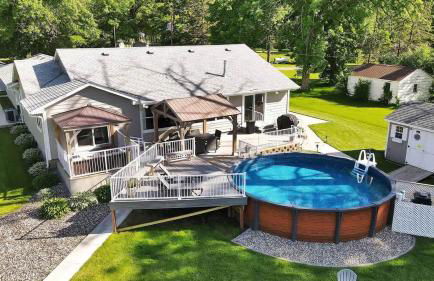 Lake Front Home with Pool and Stunning Views - Foto 41