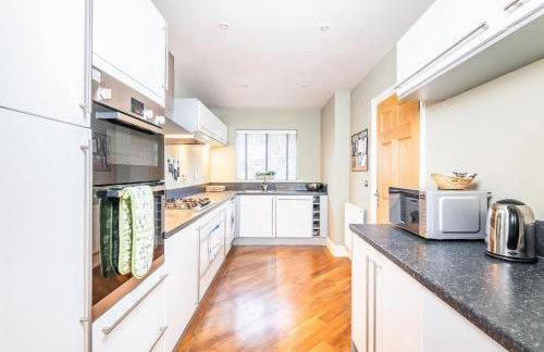 9 College Court Spacious, Modern 4-Bed Townhouse in York - Pass the Keys - Foto 4