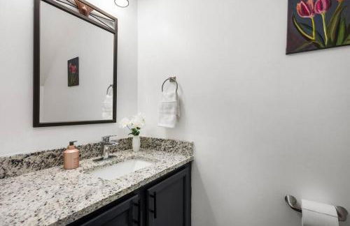 DT/2 Spacious 3BR Suites/FreeParking/SelfCheckin - Foto 3