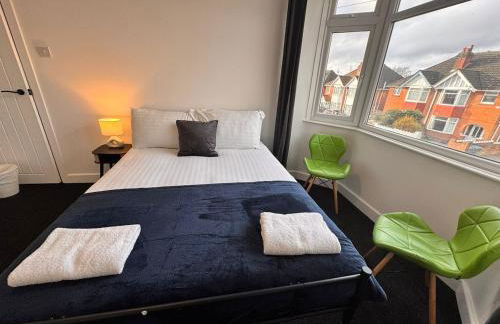 Large New 5 Bedroom 2 Bathroom House in Central Southampton - Free Parking - Foto 17