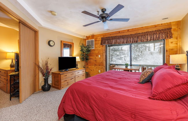 Seven Springs Stoneridge 3 BR Condo, Private Deck by RedAwning - Foto 6