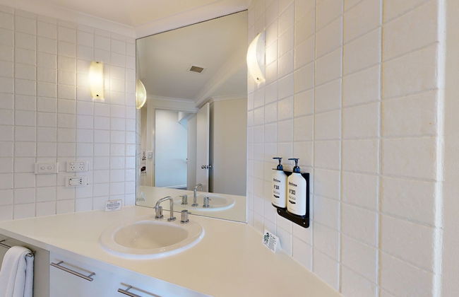 Cumberland Lorne Resort - Photo 30