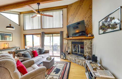 Maggie Valley Mountain Escape with Fireplace and Deck! - Foto 4