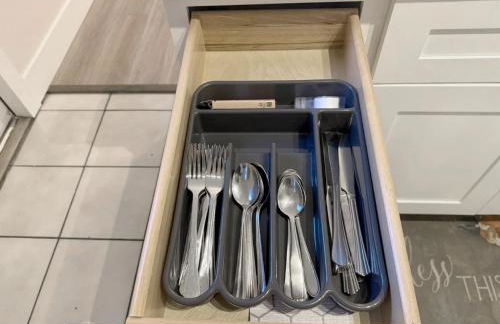 Stylish Stay Close to UM City Vibes - Photo 31