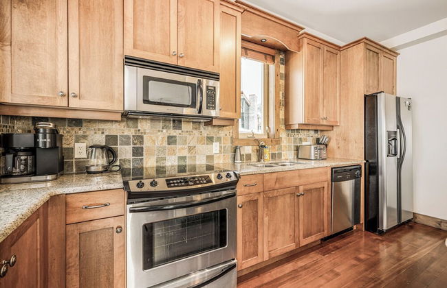 Southpoint 25 Two Bdrm Ski In Out HotTub - Photo 9