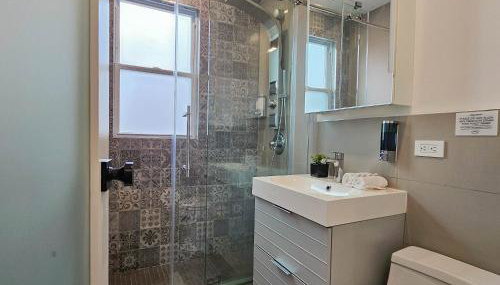 Bright Modern 2-bedroom apartment - Prime Astorioa - near subway - Foto 3