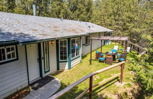 Manic Mountain Forest Cabin 3 miles from Bass Lake - Foto 21