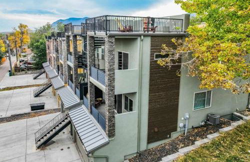 4BD Home w Rooftop Patio Fire Pit & Mountain Views - Foto 53