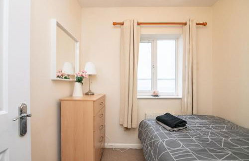 6 bed house with free secure parking & 3 bathrooms - Photo 16