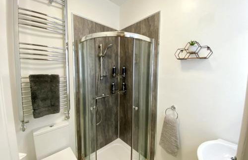 2B Redcliffe - NEW Spacious 2 Bed Family Apartment - Foto 23