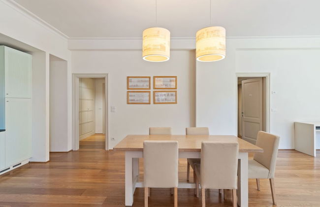 Garden & Wine Country Stay - Photo 24