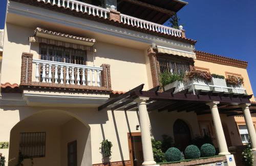 Apartment with private patio - Photo 3