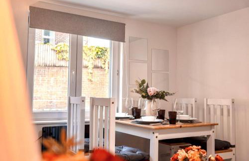 Large One Bedroom Apartments Southsea Sleeps 3 - Free Parking - Foto 11