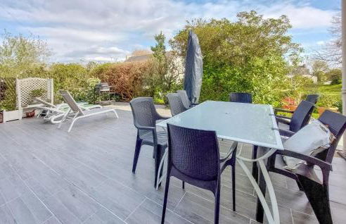 Gorgeous Apartment In Concarneau - Photo 13