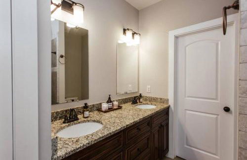 Meet Me in Athens I Beautiful 4-Bdrm House I 1 Mile to DT and Mins to UGA - Foto 25