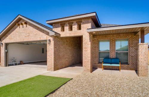 8 Mi to TTU! Pet-Friendly Home with Patio and Yard - Foto 25