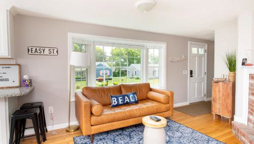 Cape Cod Cottage by Leavetown Vacations - Foto 1