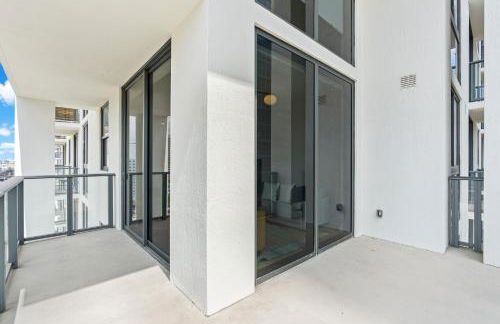 Spacious Condo to Steps from the Kaseya Center - Foto 17