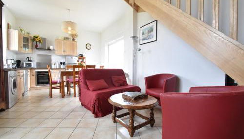 Holiday Home in Crux-la-Ville near Lake - Foto 1