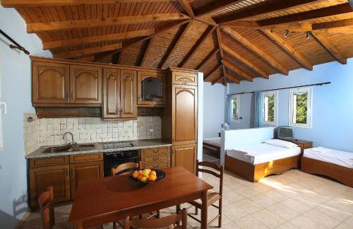 Alexandros Beachfront Apartments near Petalidi with Private Sunbeds & Sea View - Foto 50