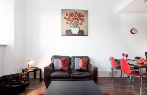 Mercury Holiday Homes -1 Bedroom 7 Westercraigs Apartment - Free Parking - Photo 14