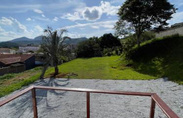 Tiny Garden House - Photo 1